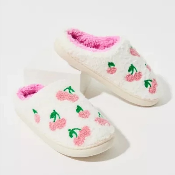NWT $20 Urban Outfitters Cherry Embroidered Slippers - Picture 1 of 4